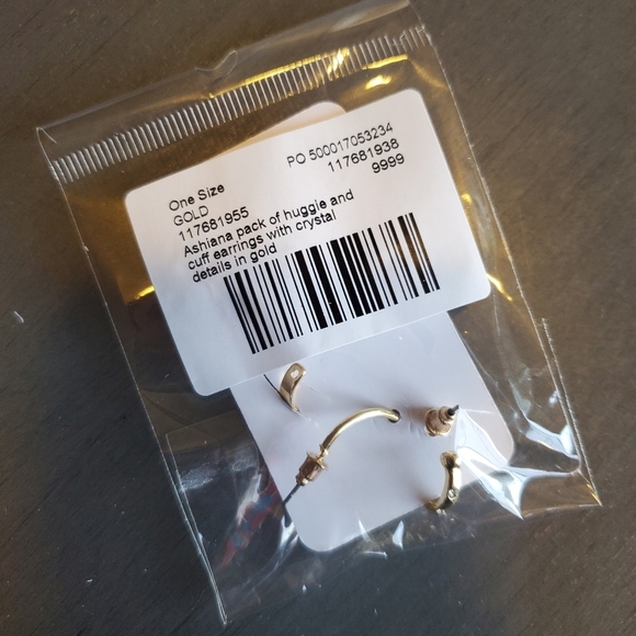 🆑️ ASHIANA | Huggie & Cuff Earrings w/ Crystal Details in Gold - Picture 9 of 9